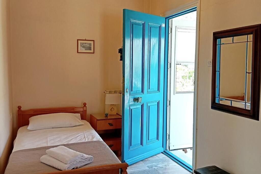 Four View House In Kalymnos κάθε μπαλκόνι έχει άλλη θέα Holiday home