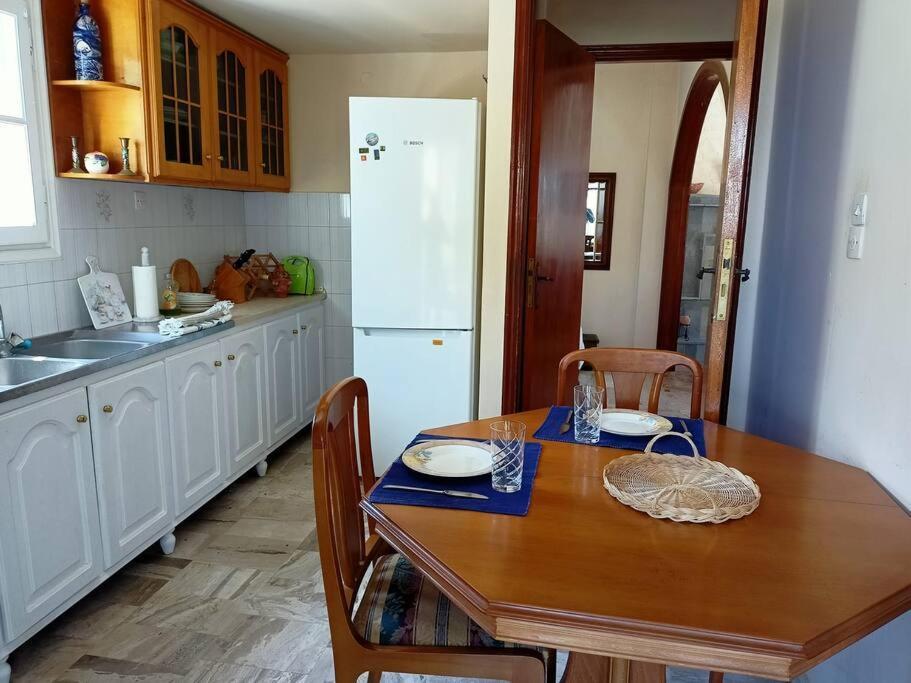 Holiday home Four View House In Kalymnos κάθε μπαλκόνι έχει άλλη θέα Vathis